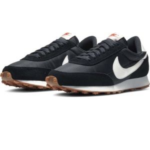Nike Women’s Daybreak Sneaker